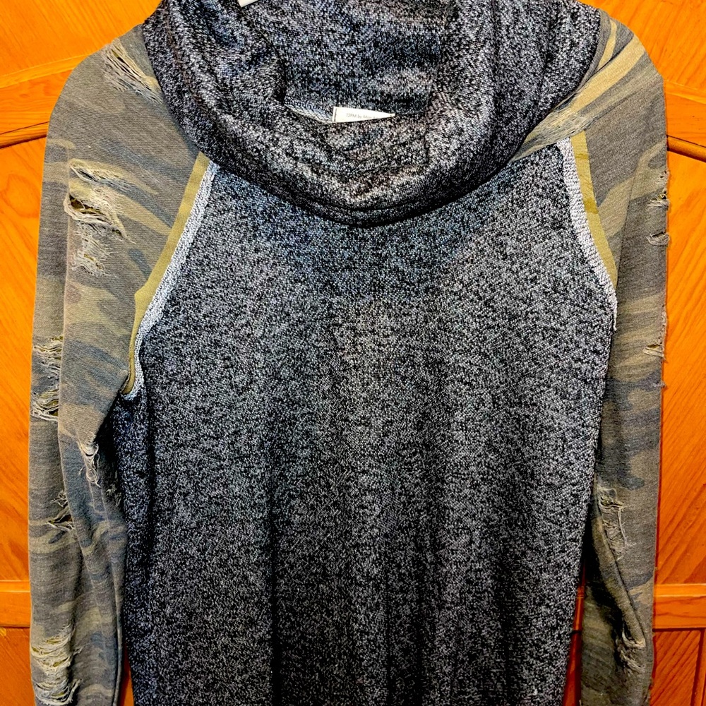 Women’s Edgy Long sleeve shirt with distressed camo detail NEW! Size medium